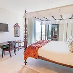 Waterfront Marina 2 Bedroom Yacht View