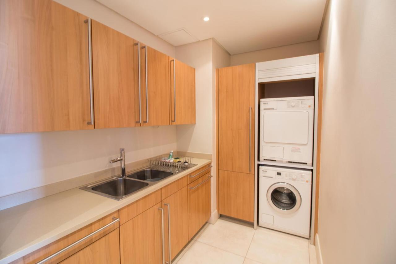Waterfront Marina 2 Bedroom Yacht View *