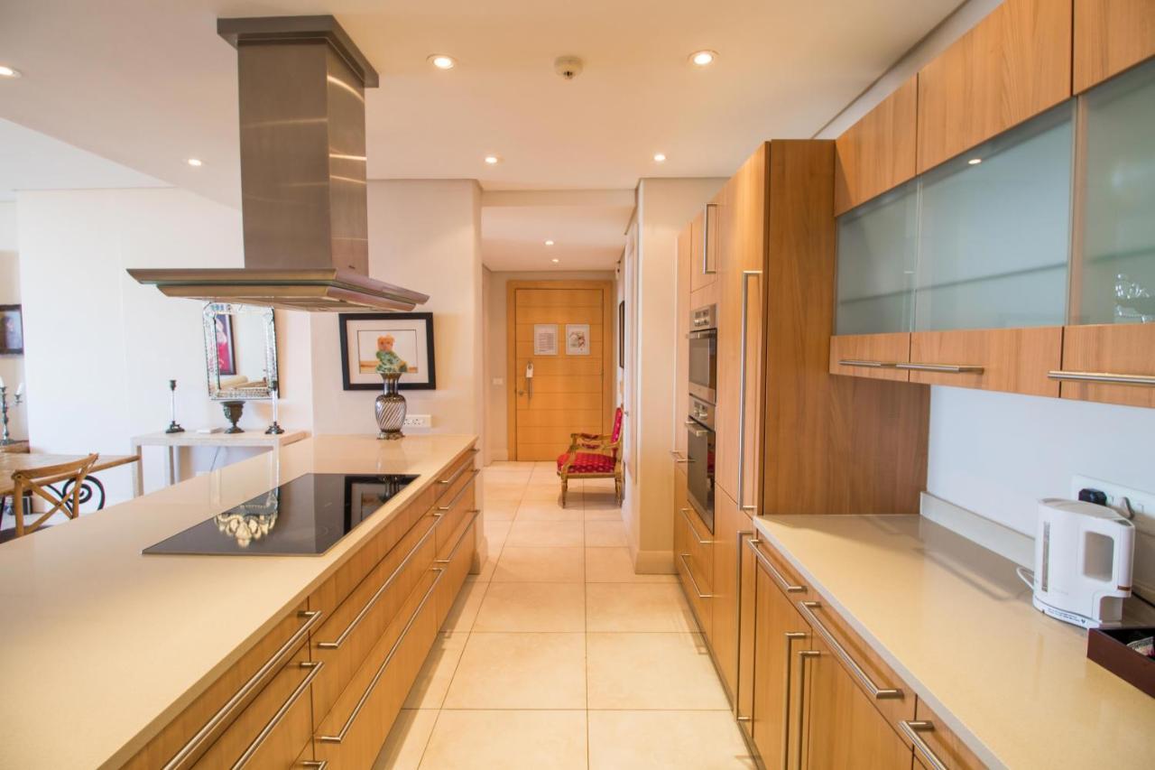 Waterfront Marina 2 Bedroom Yacht View *